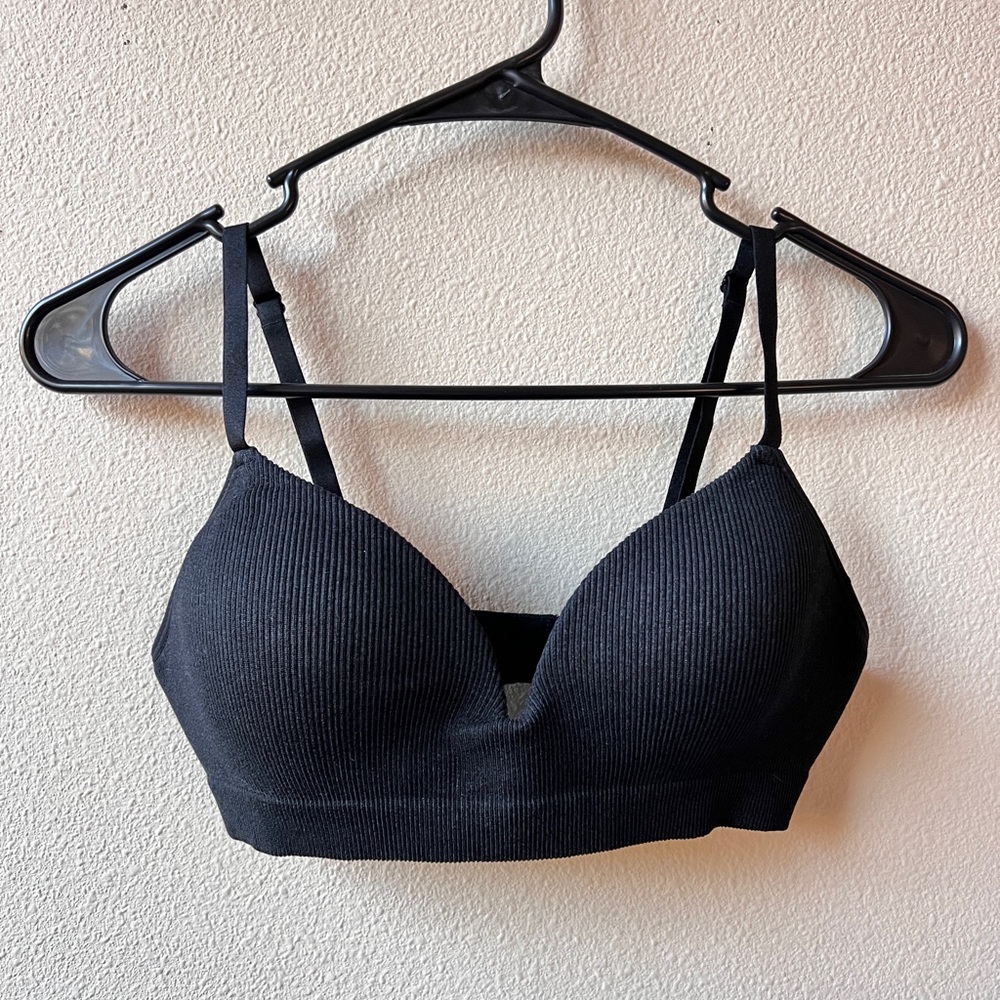 Arizona Body Sports Bra. Brand new. black. size S